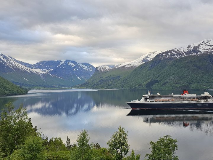 Queen Mary 2 Åndalsnes Photo Olav Dyrkorn